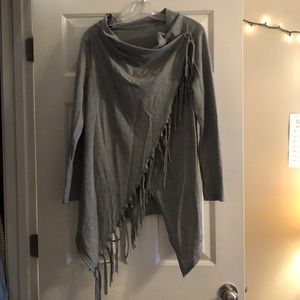 Medium, quarter length sleeved, gray sweater
